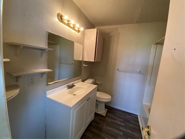 Building Photo - 500 Austin Rd