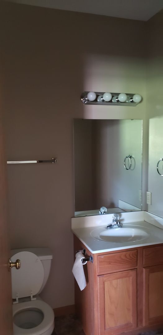 Building Photo - 3867-3871 Ledyard Street