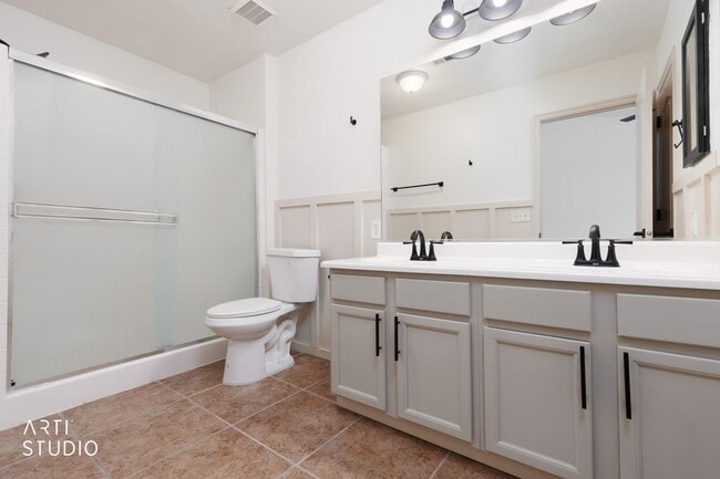 Building Photo - Beautifully Renovated 3-bedroom, 2-bathroom Home With 2-Car Garage in Beaver Dam, AZ!