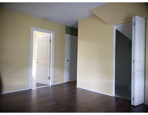 Building Photo - 67 Wales St