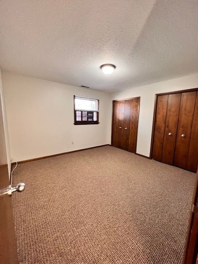 Building Photo - 4273 W Lake Rd