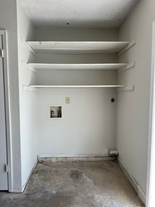 Building Photo - 8231 Meadow Forest St