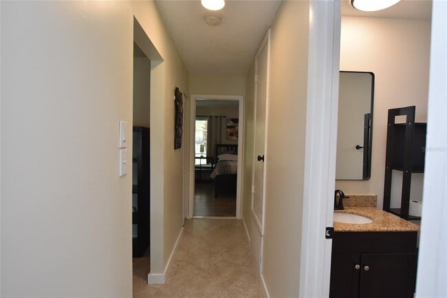 Building Photo - 4825 Loretta Ln