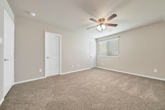 Building Photo - 107 Autumn Forest Ln