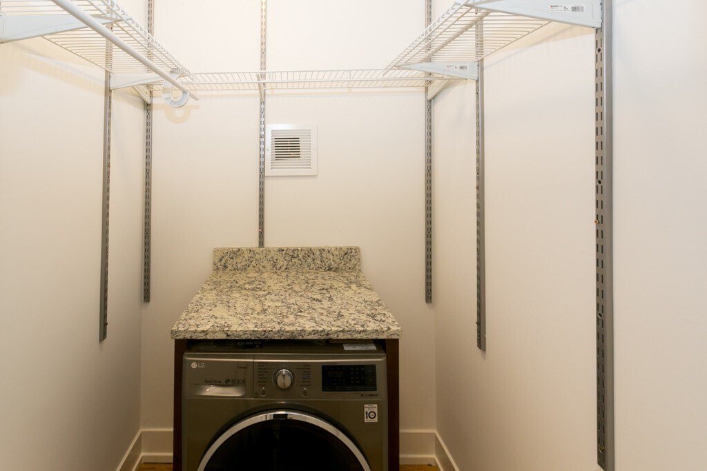 Building Photo - 2905 N Mildred Ave