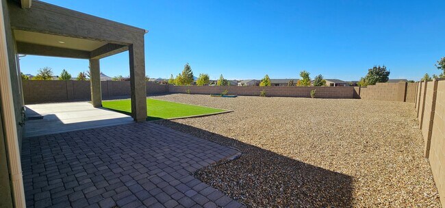 Building Photo - Beautiful Home in Granville!