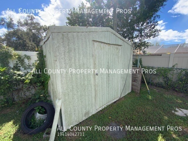 Building Photo - 5425 San Jose Dr