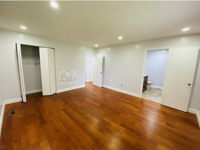 Building Photo - 2517 Newcastle Dr