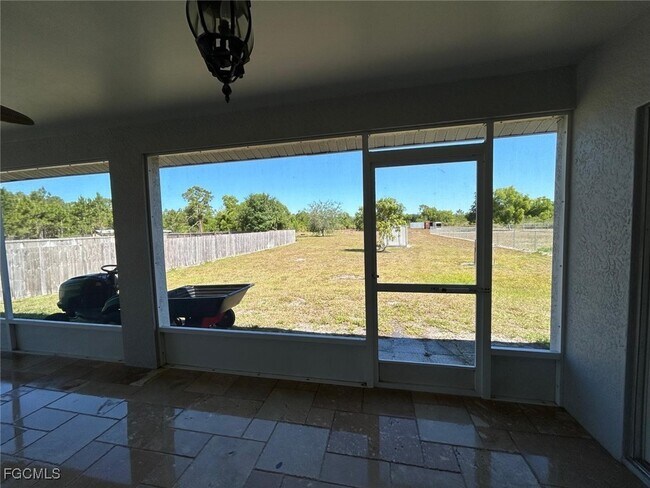 Building Photo - 3761 39th Ave NE