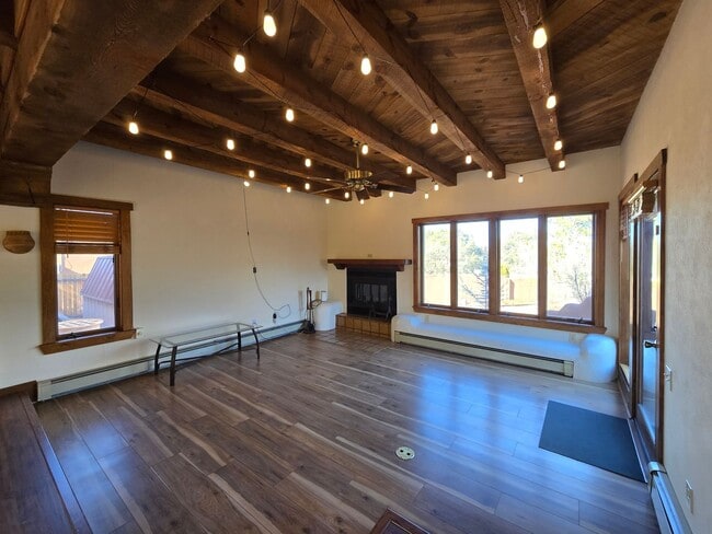 Building Photo - 2835 Don Quixote