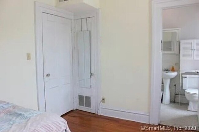 Building Photo - 25 High St