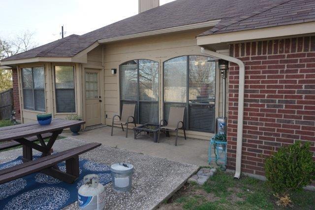 Building Photo - 702 Long Hill Ct