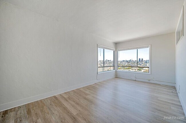 Building Photo - 70 Terra Vista Ave