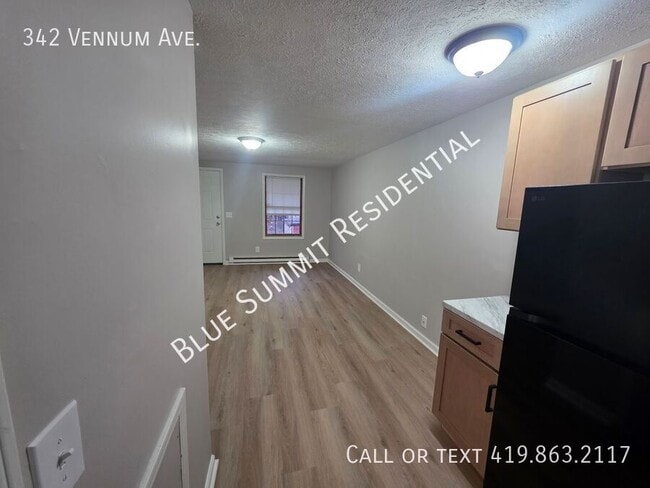 Building Photo - 342 Vennum Ave