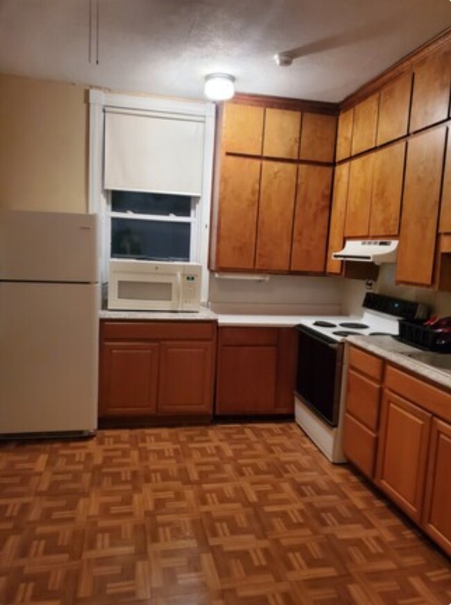 Kitchen - 201 W Main St