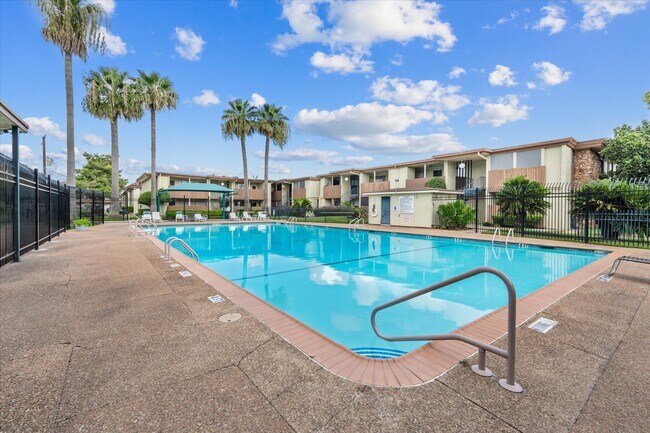 Building Photo - 7714 Renwick Dr