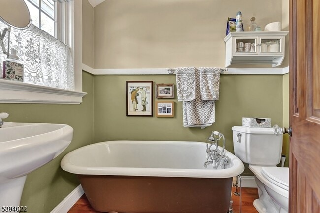 Building Photo - 19 Forest Dr