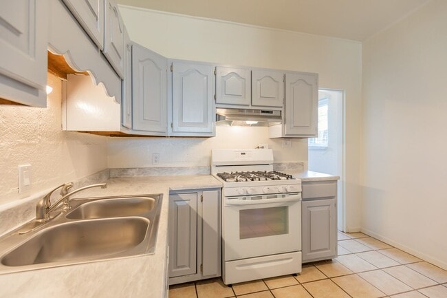 Building Photo - Wonderful 3 Bedroom 2 Bath Home!