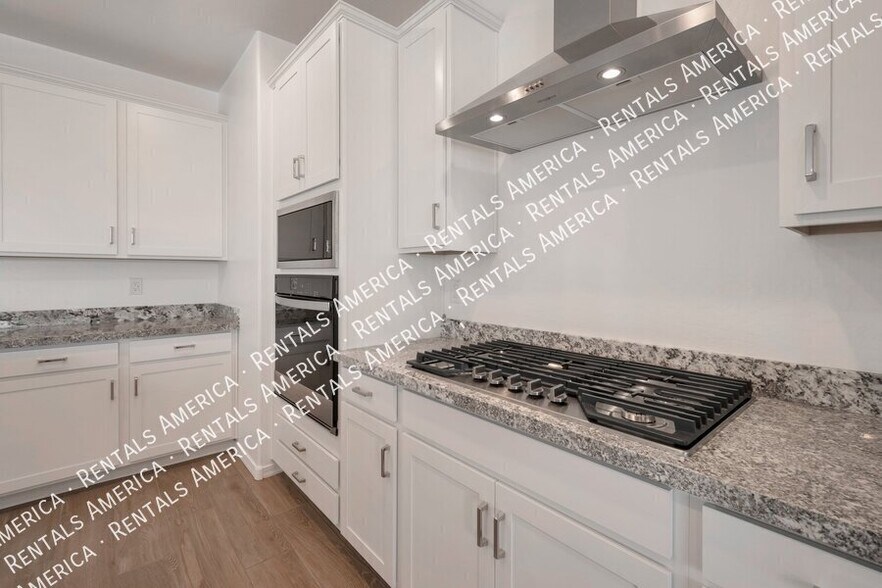 Building Photo - 23015 E Starflower Dr