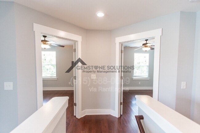 Building Photo - 1041 Honey Bush Cir