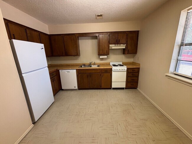 Building Photo - 311 N Joplin, Apt 1-7