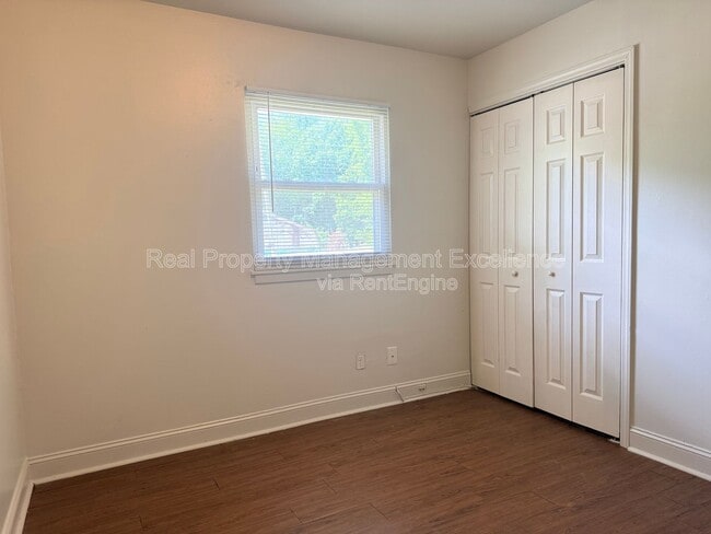 Building Photo - 419 Walton St