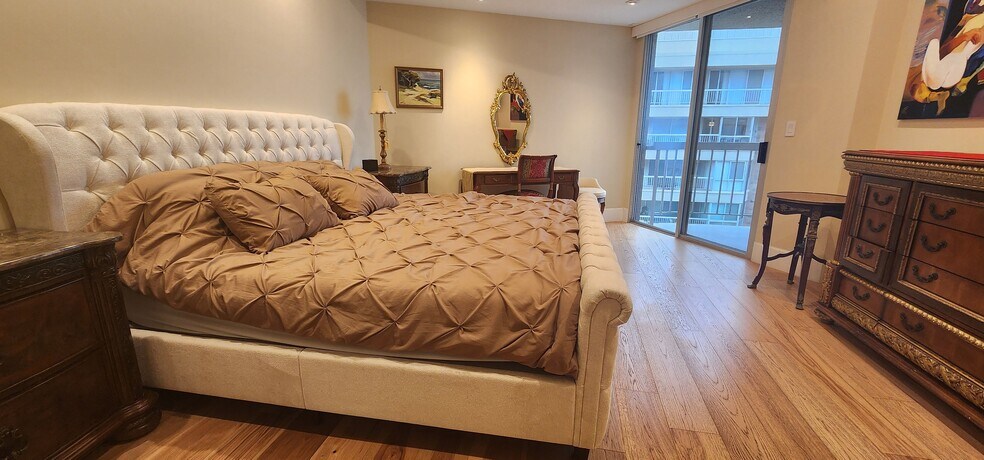Master Bedroom - 515 Ocean Ave
