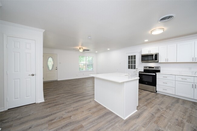 Building Photo - 157 Bob White Rd