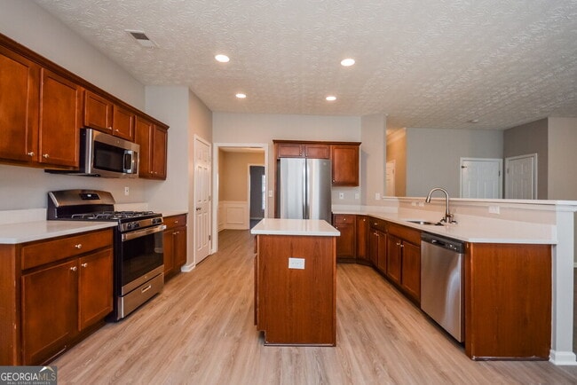 Building Photo - 80 Meadowbrook Ct