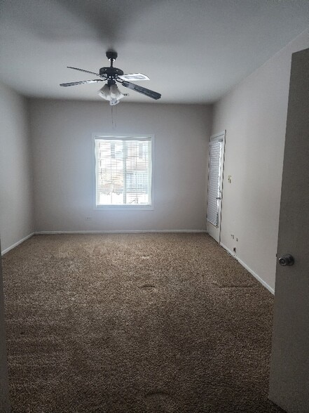 Building Photo - 1741 Chesapeake Ln