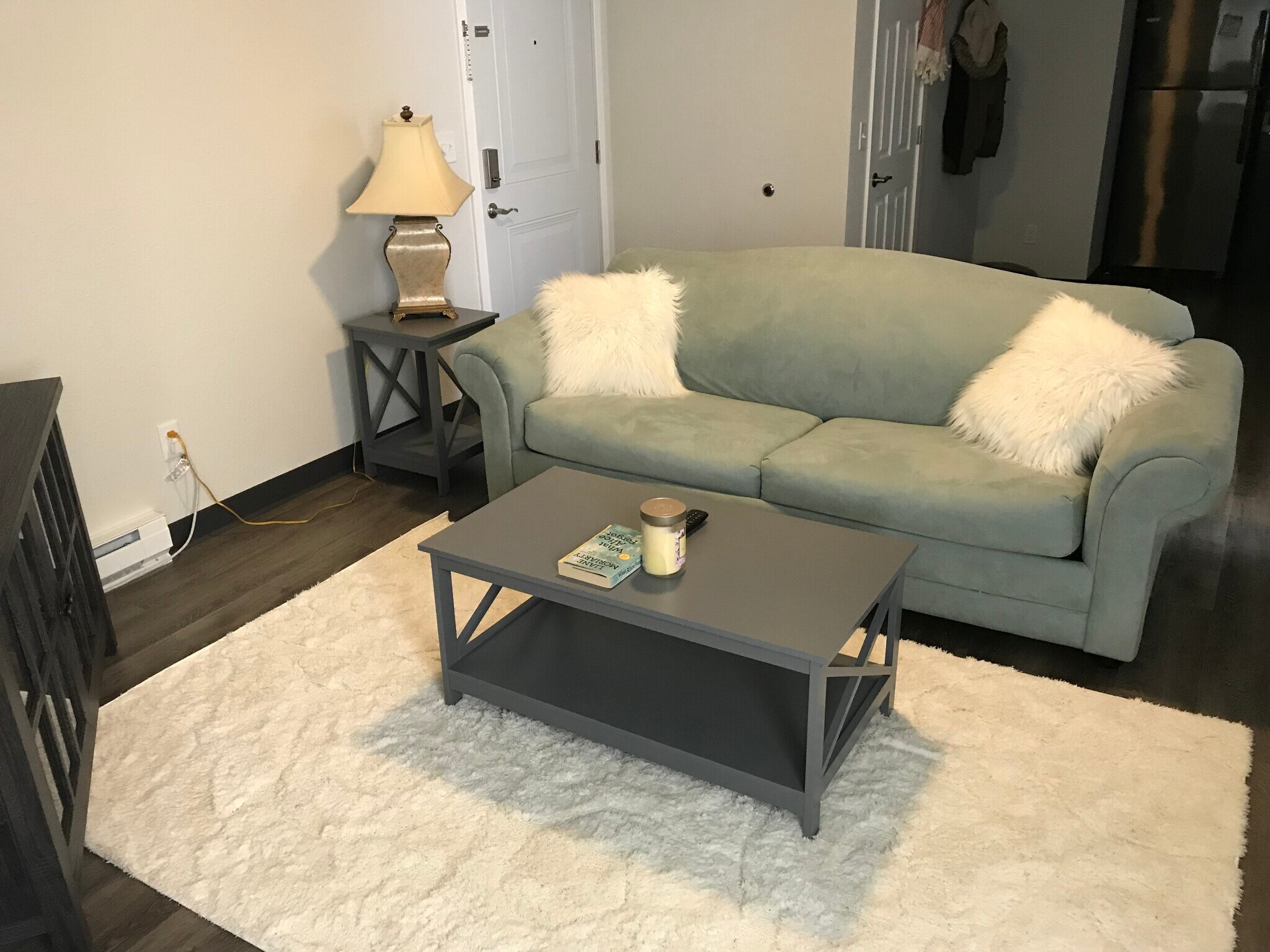 Building Photo - 410 E Mill St