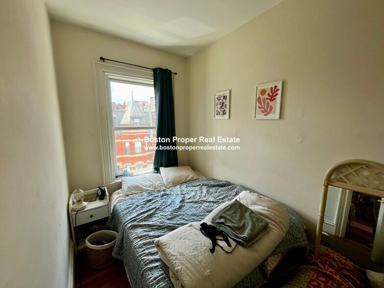 Building Photo - 36 Fairfield St