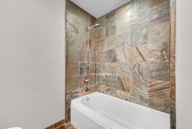 Building Photo - 2006 Manhattan Beach Blvd