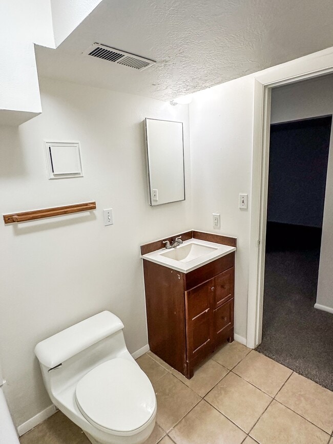 Building Photo - 5333 Peachwood Cir