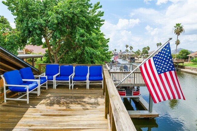 Building Photo - 15433 Cruiser St