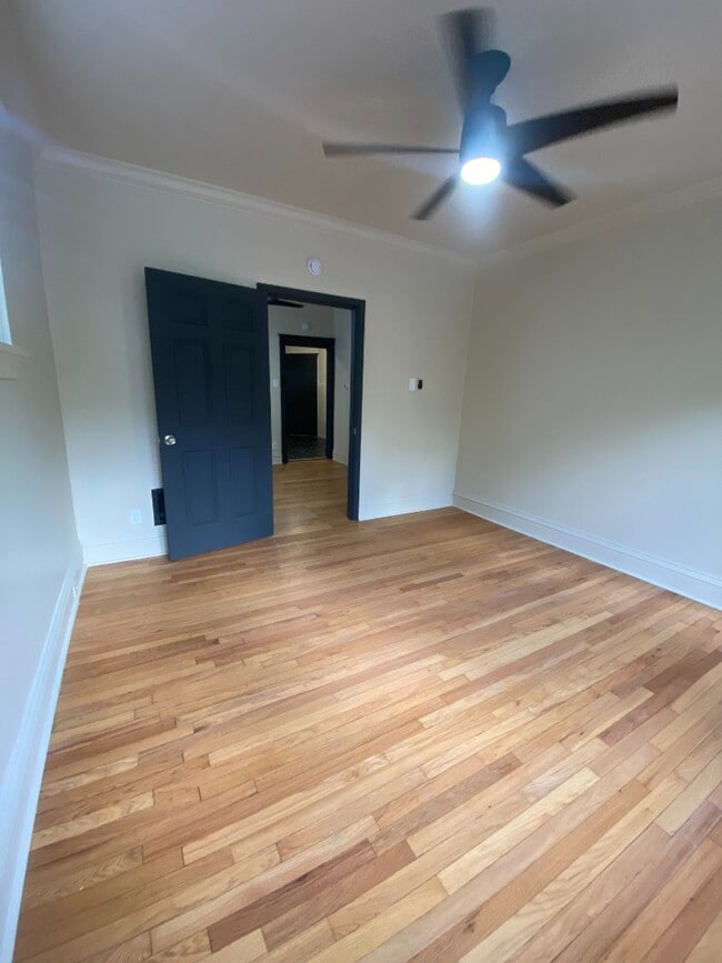 Building Photo - 2037B Maury