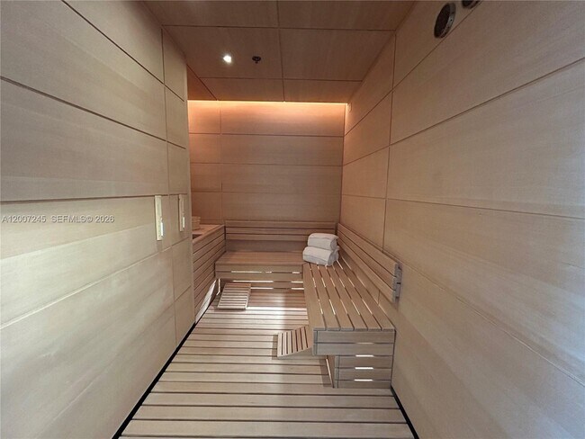 Building Photo - 175 SE 25th Rd