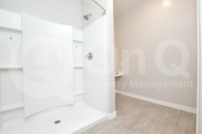 Building Photo - 367 E Kona Dr