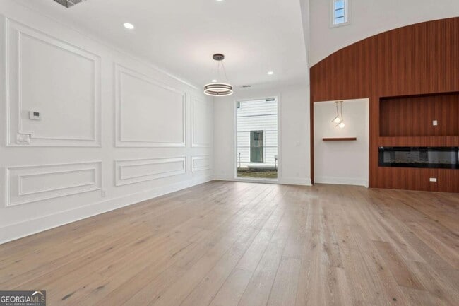 Building Photo - 120 Thome Dr