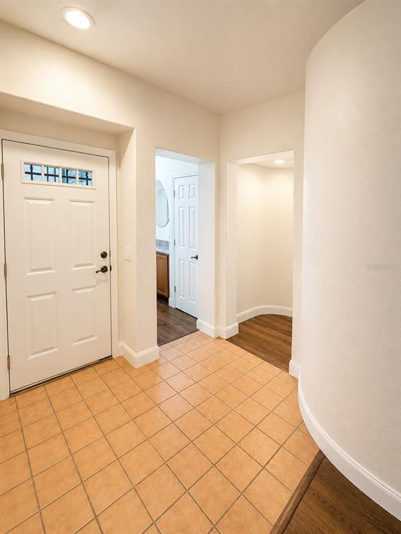 Building Photo - 502 Via Del Oro Dr