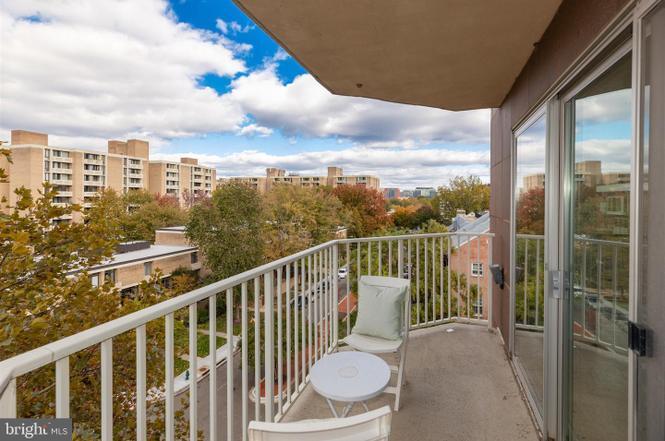 Building Photo - 560 N Street SW