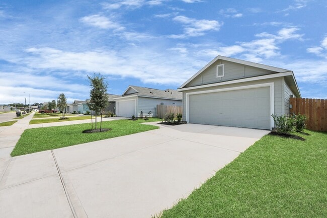 Building Photo - 317 Brandi Dr