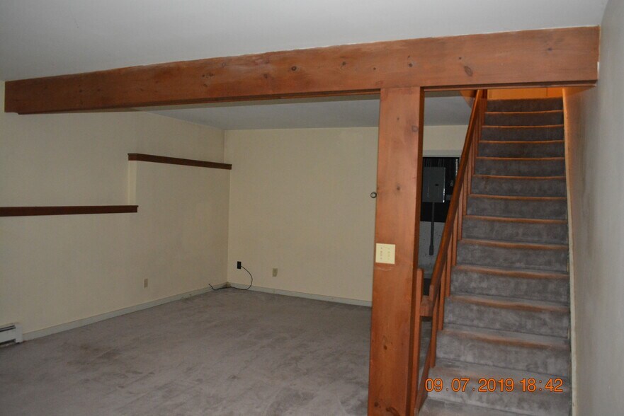 Building Photo - 35 Potter Ln