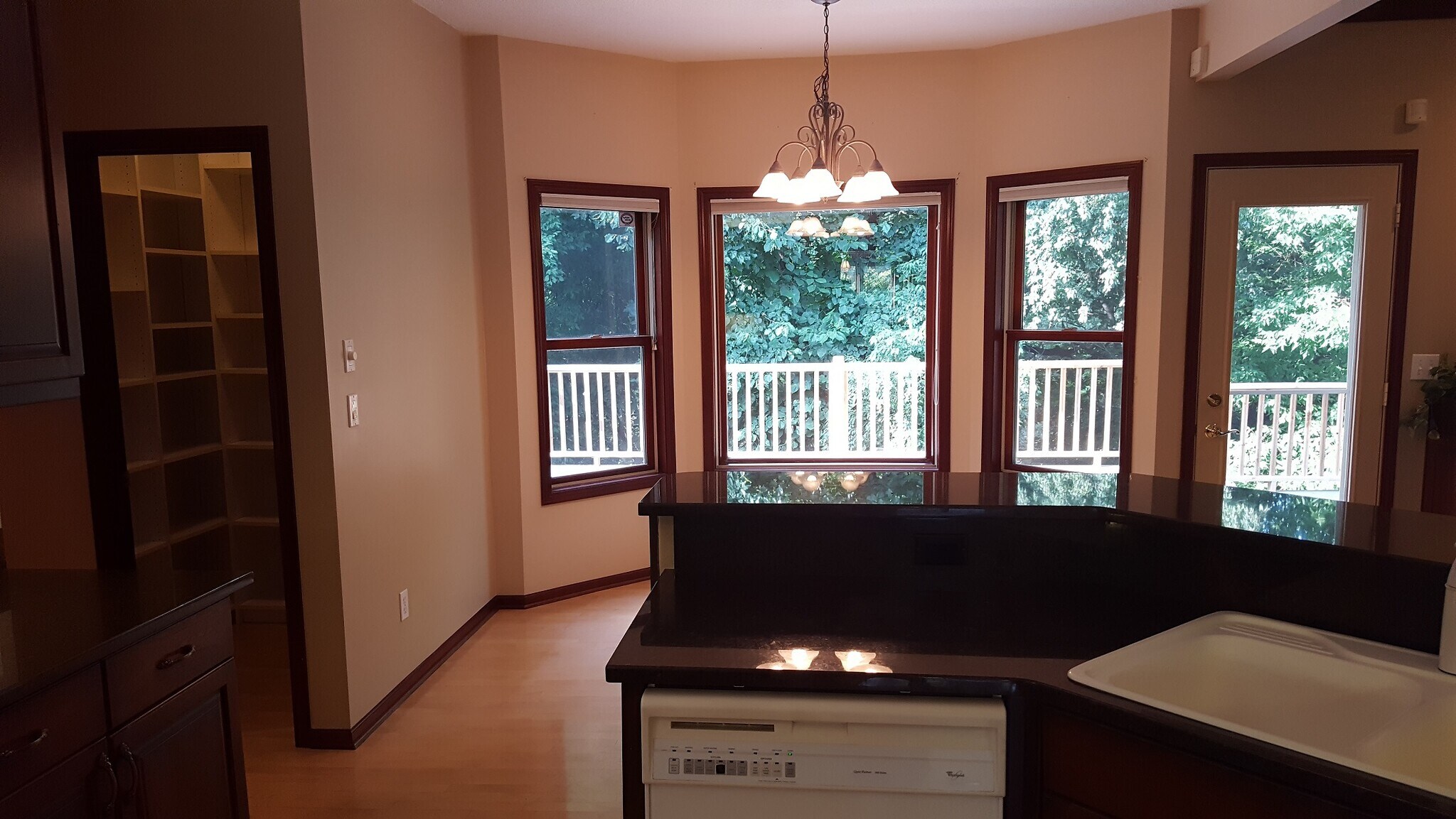 Breakfast nook - 2007 Glendale Hills Dr NE