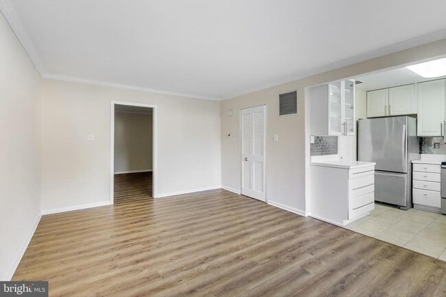 Building Photo - 9040 Centerway Rd