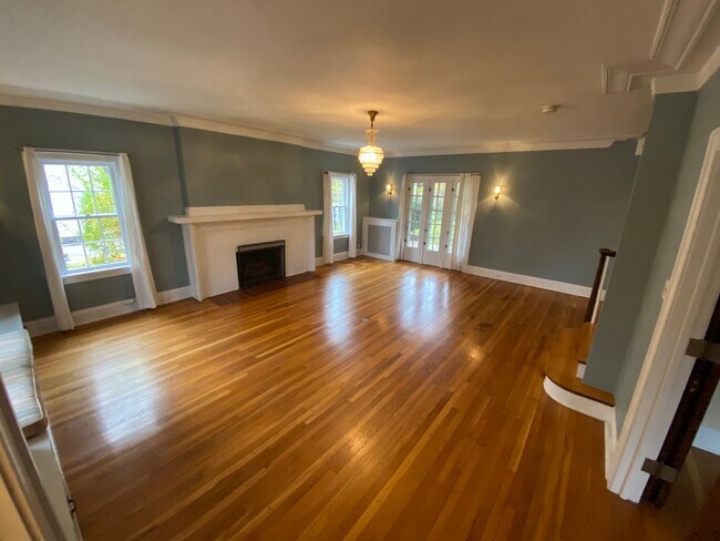 Building Photo - 2975 Claremont Rd