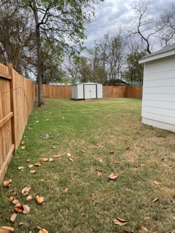 Building Photo - 601 E Kay St