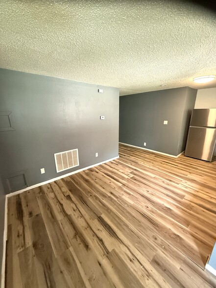 Building Photo - 10 Suncrest Ter