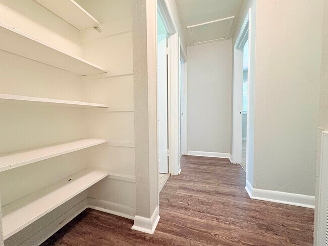 Building Photo - 3515 Falcon Dr