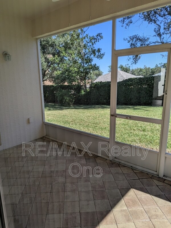 Building Photo - 589 W Doerr Path